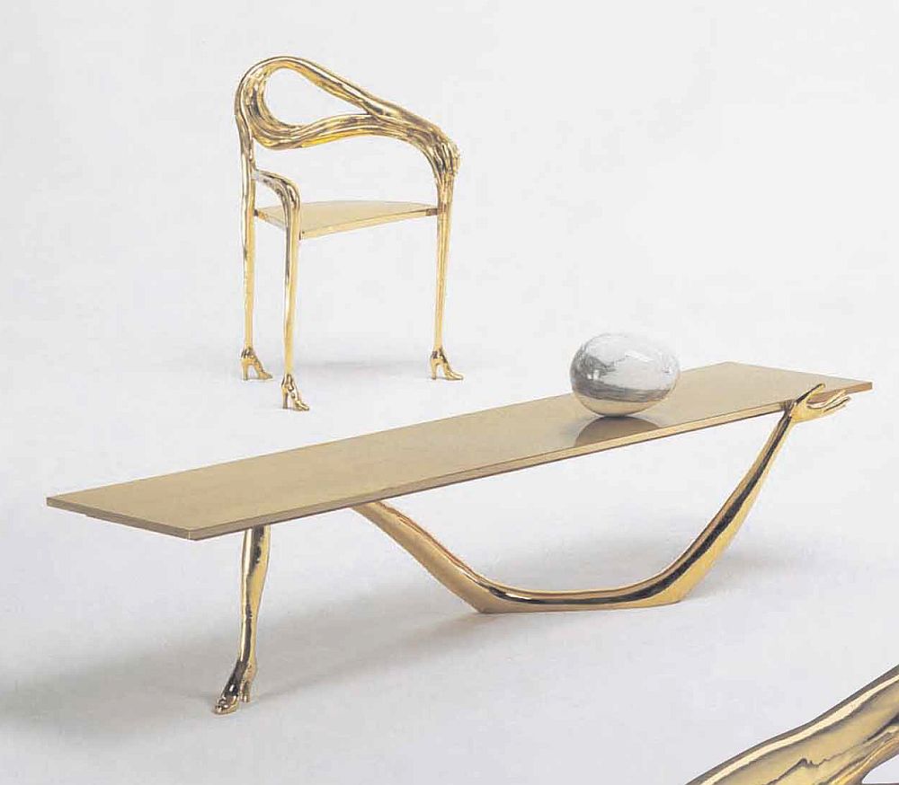 Scaun si masa Leda, design Salvador Dali