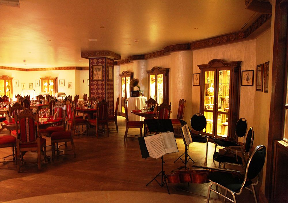 adelaparvu.com despre restaurant romanesc La Sipote (3)