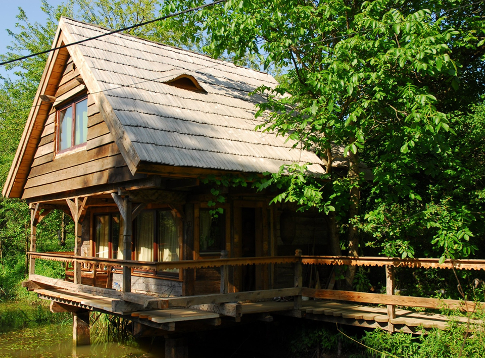 adelaparvu.com despre case din lemn vechi, mester Danut Hotea, case rustice din lemn (1)