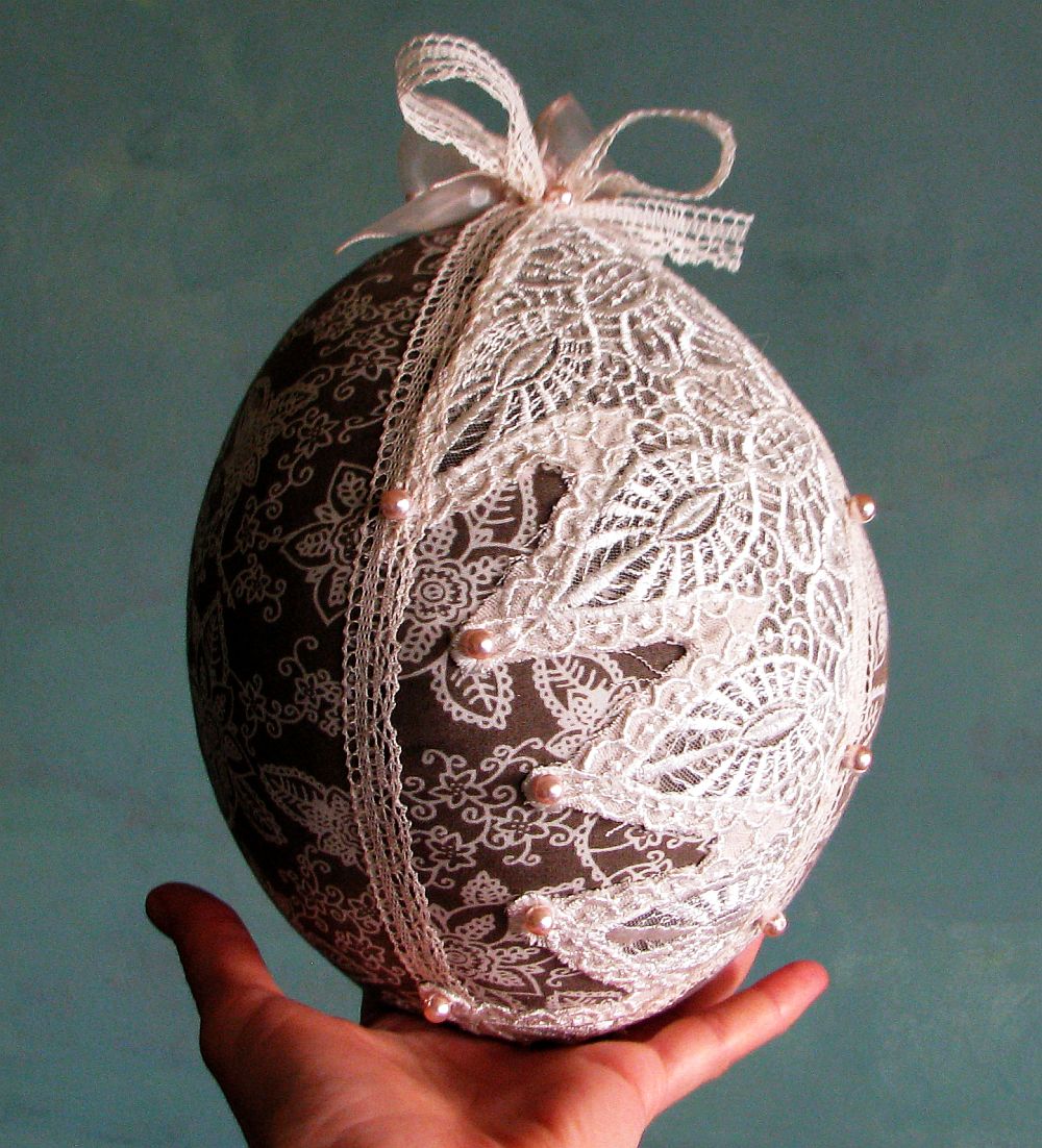 adelaparvu.com despre oua de Paste si flori decorative din textile, designer Mihaela Poenaru (2)