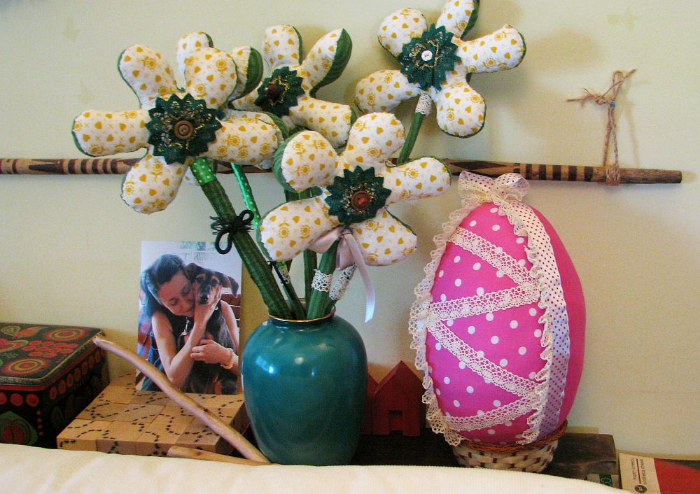 adelaparvu.com despre oua de Paste si flori decorative din textile, designer Mihaela Poenaru (6)