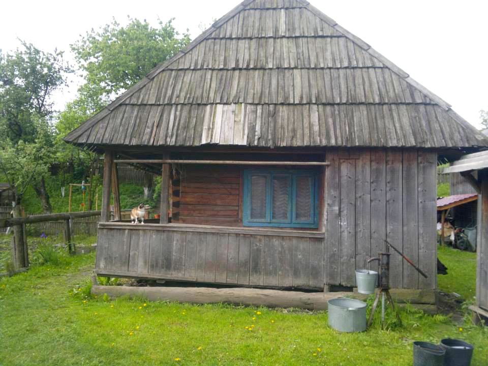 adelaparvu.com despre casa de lemn veche de vanzare (2)
