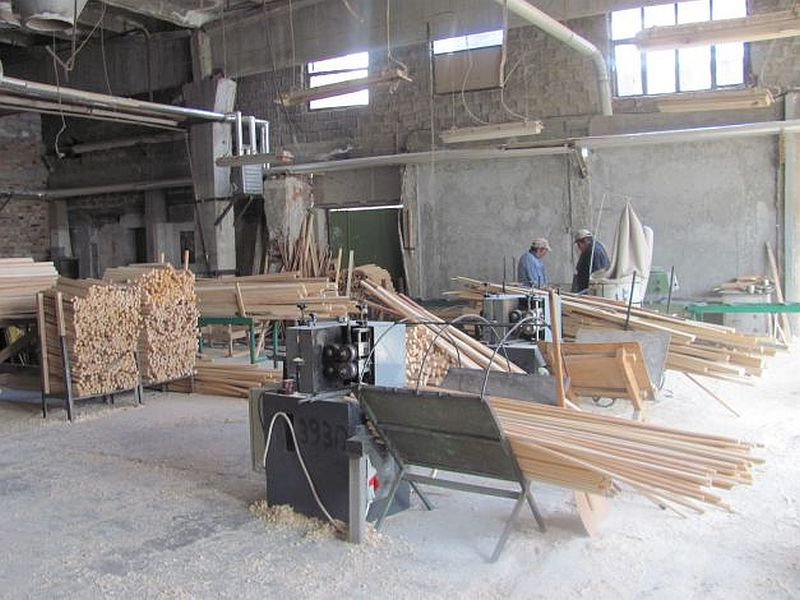 adelaparvu.com despre mobilier din lemn curbat, scaune Thonet, design Phoenix Bucea, Cluj, Romania (2)