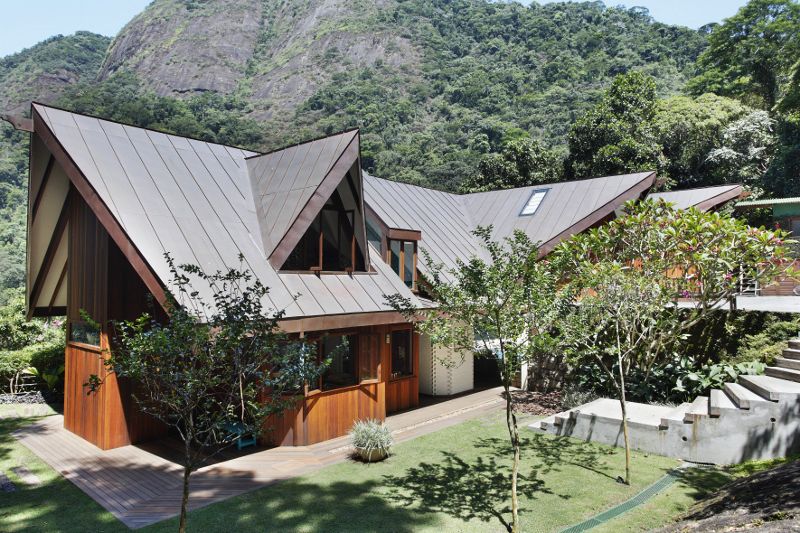 adelaparvu.com despre cabana la munte transformata in casa actuala, constructor Stewart Engenharia  (13)