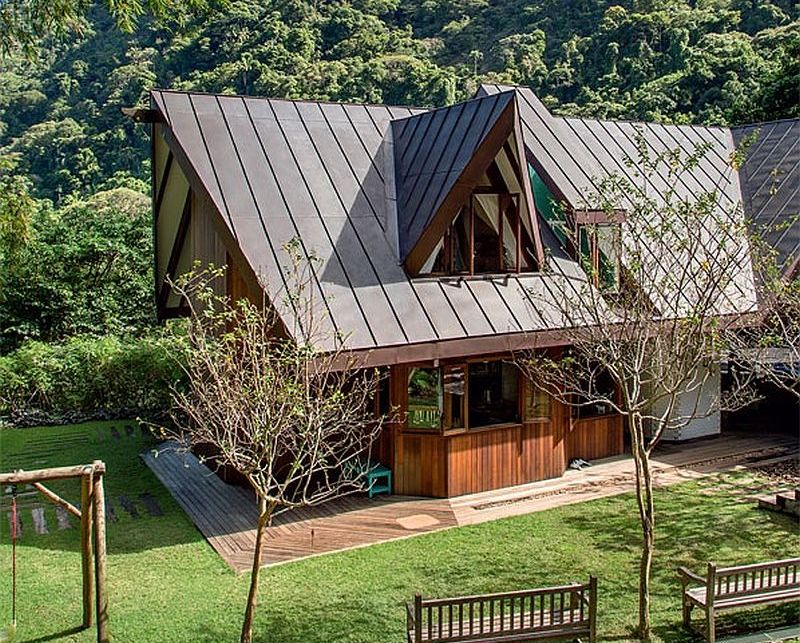 adelaparvu.com despre cabana la munte transformata in casa actuala, constructor Stewart Engenharia