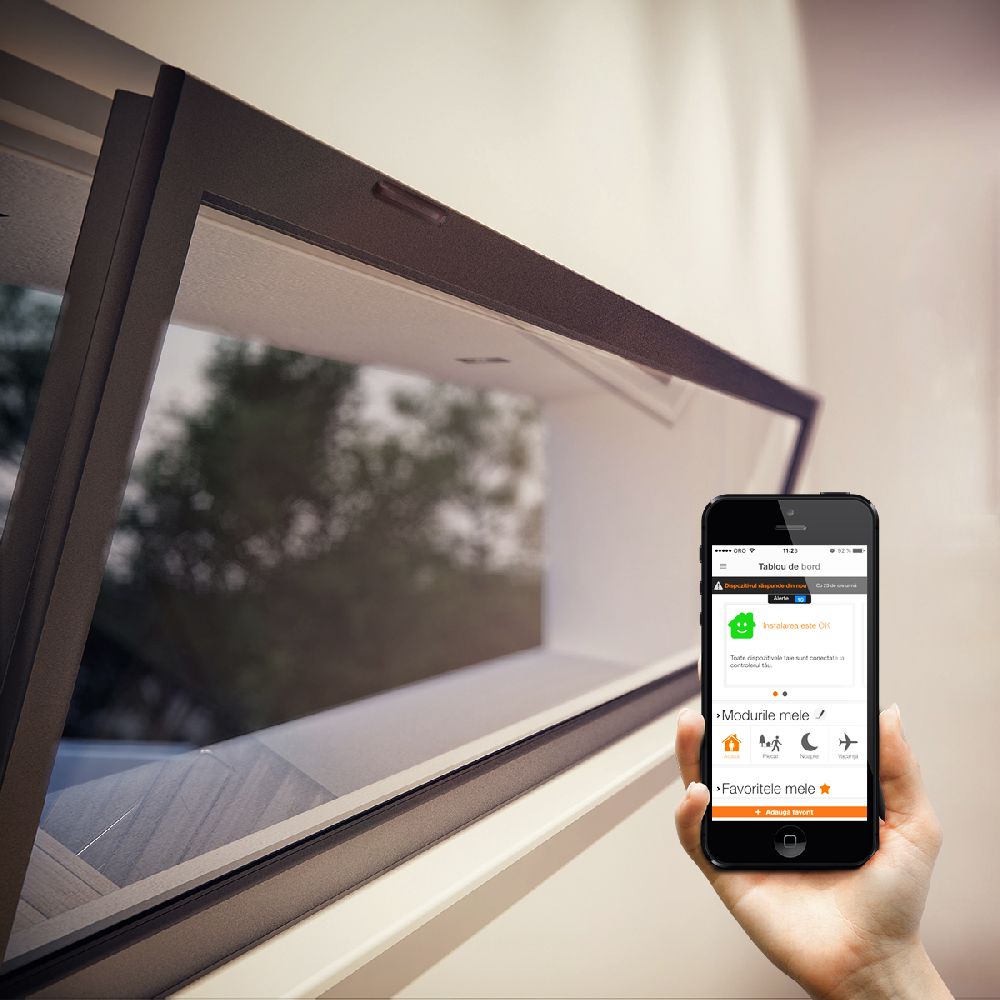 adelaparvu.com despre solutia de monitorizarea a casei prin telefonul mobil Orange Smart Home, senzor-usa-fereastra