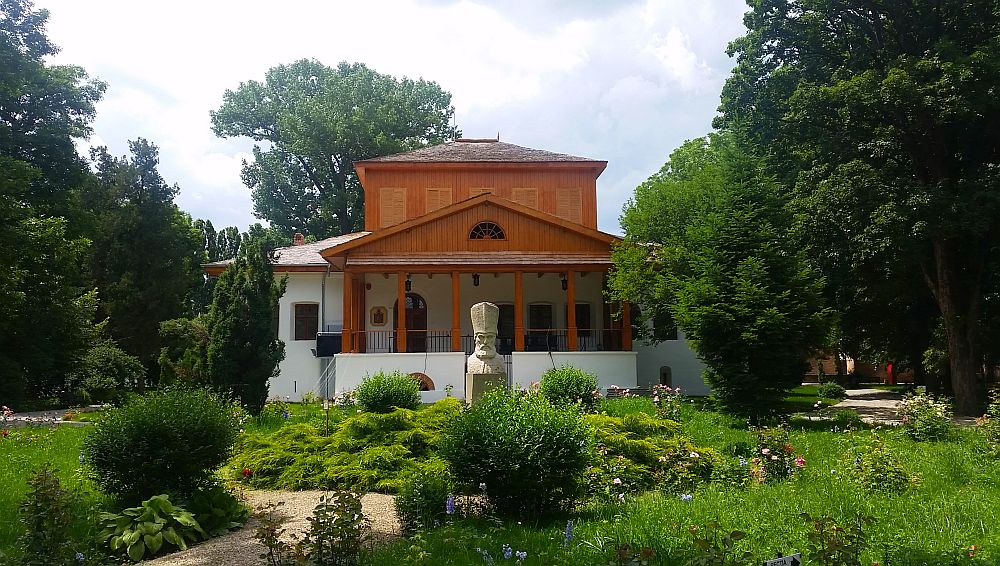 adelaparvu.com despre Conacul Golestilor, Muzeul Viticulturii si Pomiculturii, jud Arges, Romania(50)