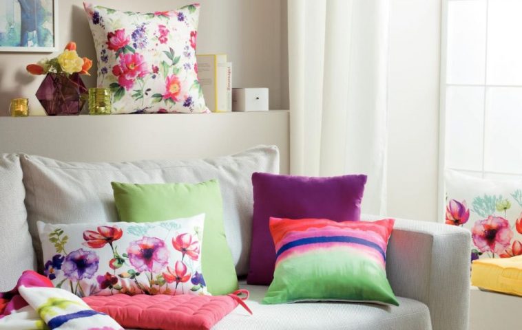 adelaparvu.com despre colorarea casei cu decoratiuni textile, Foto Kika Aquarell -2