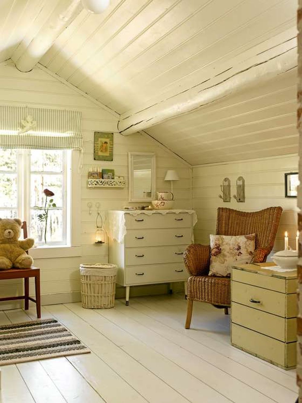 adelaparvu.com despre cabana in padure cu interior romantic, Foto Erik Jæger (11)