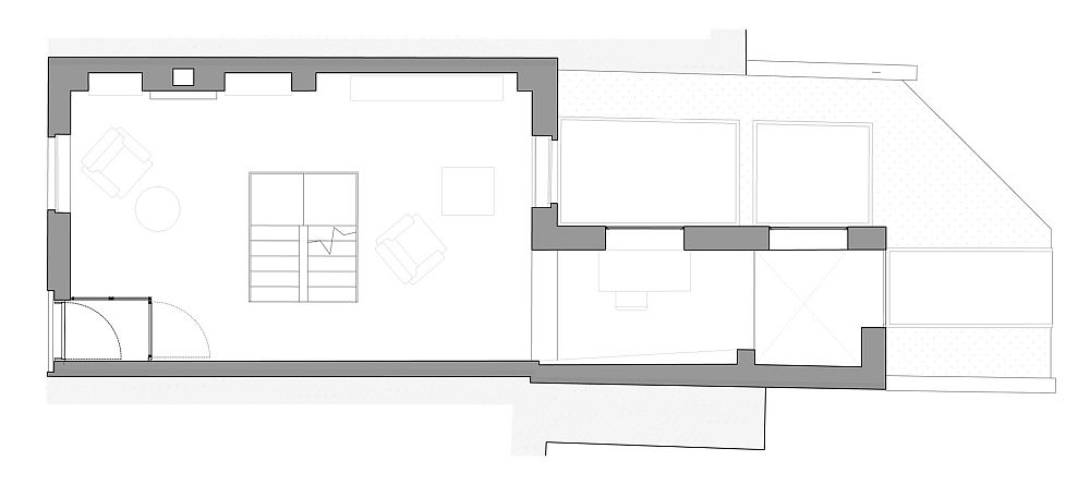 Planul primului nivel unde se află biroul, situat, parțial, deasupra bucătăriei.