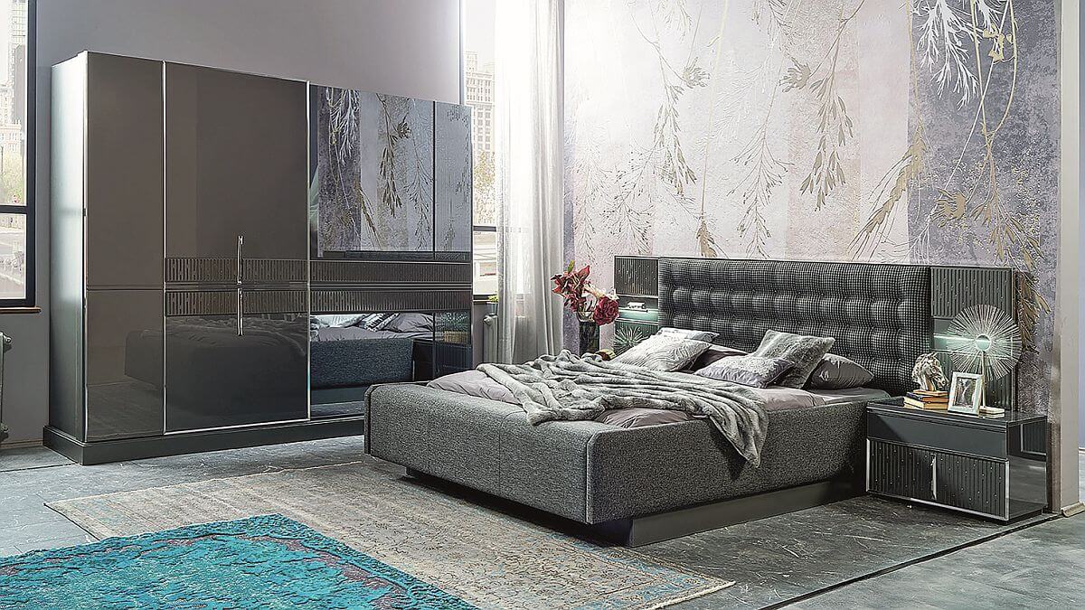 Gama de mobilier Aqua care include pat, noptiere, dulap și cmodă cu sertare. Pentru dimensiuni, materiale și preț VEZI AICI.
