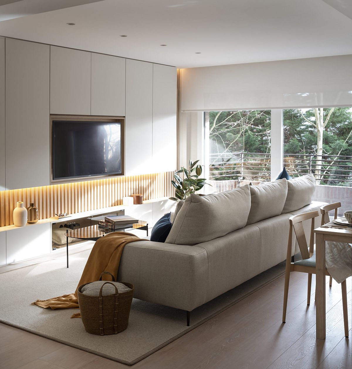 adelaparvu.com despre apartament 60 mp modern si luminos, design IN56 Interiorismo, Foto Biderbost Photo (2)