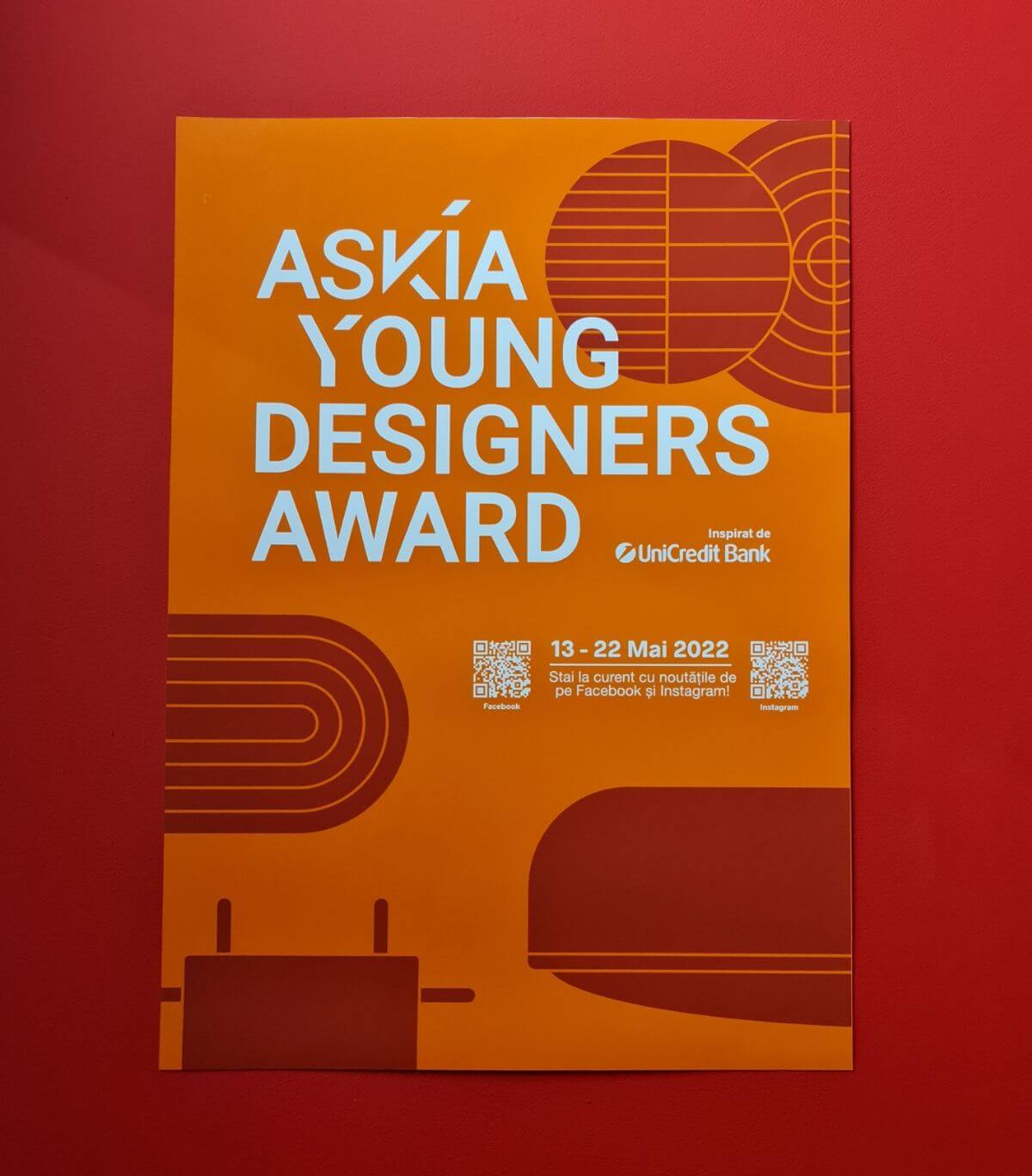 Askia este fondată de Dragoș Motică, nul dintre puținii designeri de produs de la noi din țară. După ce a căștigat premii internaționale pentru creațiile sale, a hotărât să-i inițieze pe tineri creativi în acest domeniu nou pentru România.