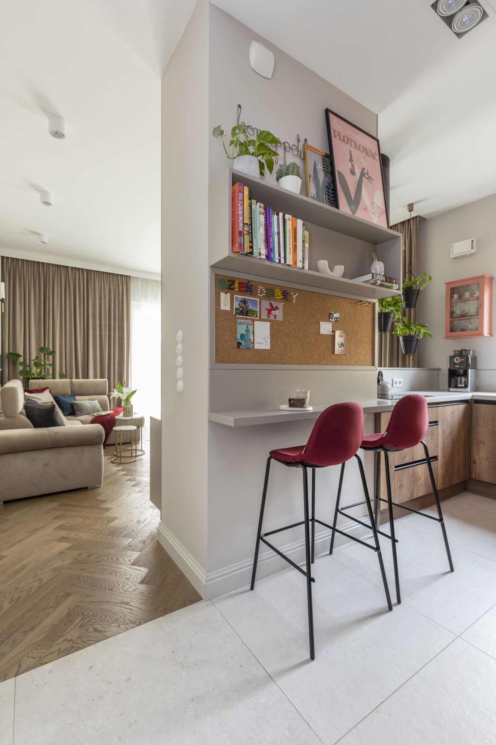 adelaparvu.com despre apartament elegant cu accesnte inedite culoare, design Nasz Nowe, Foto Marta Behling, Pion Poziom (5)